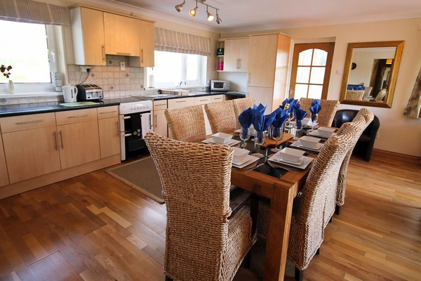 Double Room | Dapur kecil peribadi | Peti sejuk, ketuhar gelombang mikro, ketuhar, dapur