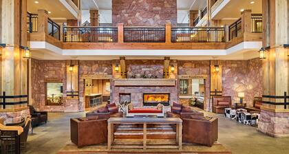 Three Bedroom Penthouse at the base of Canyons by RedAwning - Save 20% on 7+ Nights!
