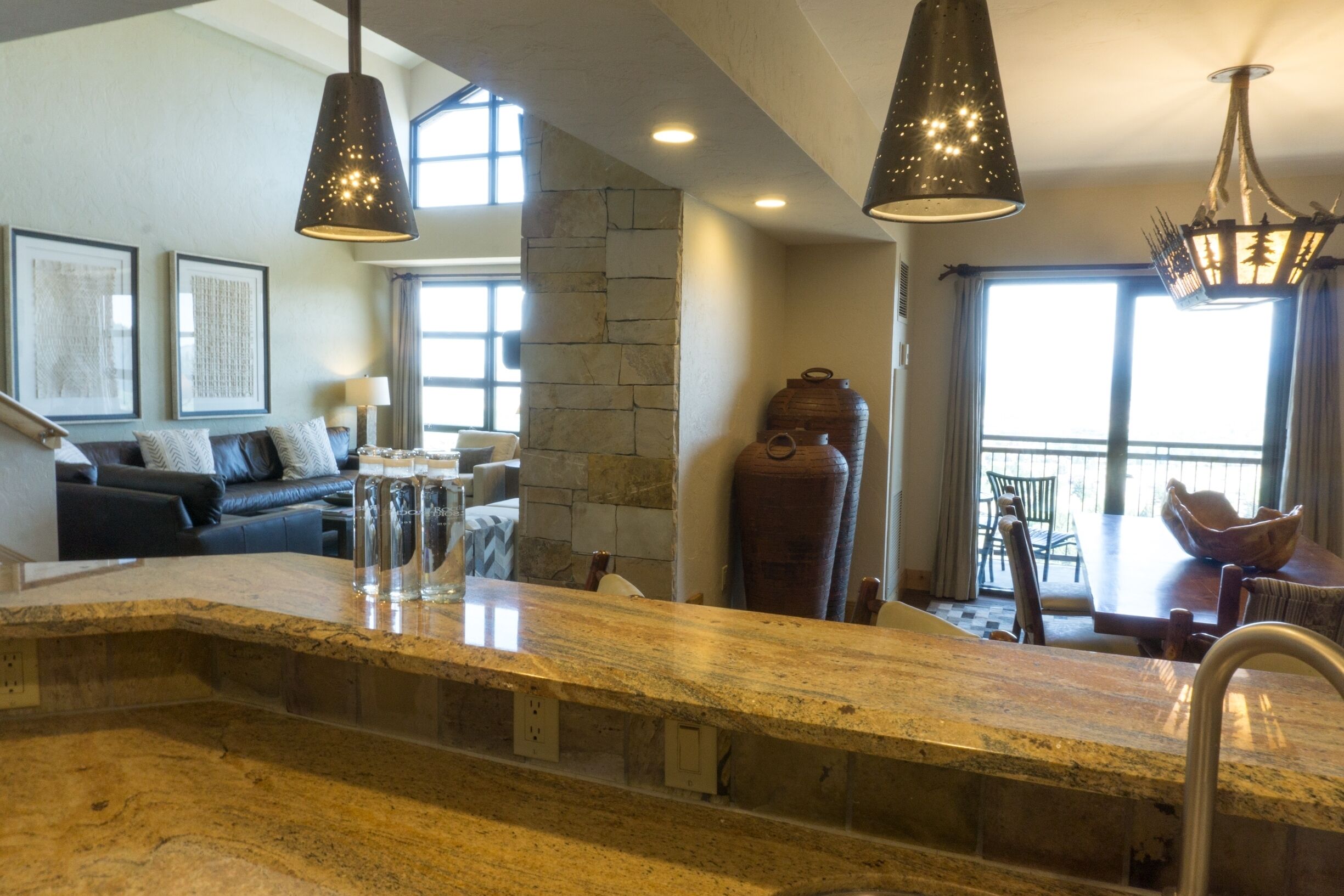 Condo, 3 Bedrooms | Private kitchen | Fridge, oven, coffee/tea maker, toaster