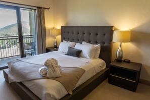 Condo, 3 Bedrooms