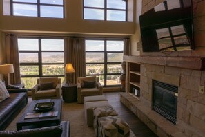 Condo, 3 Bedrooms | Interior