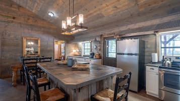 雪櫃、微波爐、焗爐、爐具