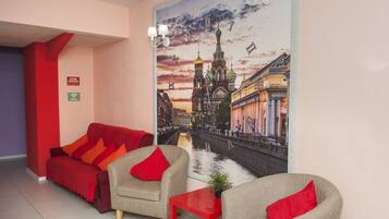 Coin salon dans le hall