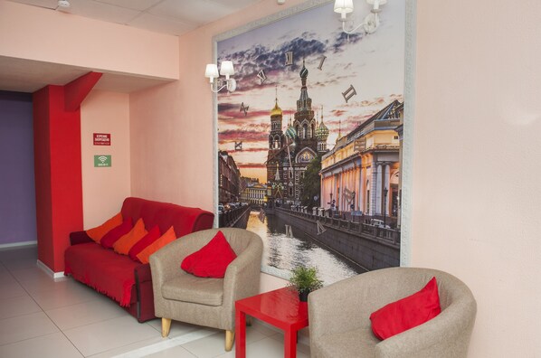 Coin salon dans le hall