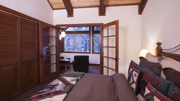 Huis, 4 slaapkamers | 4 slaapkamers, een strijkplank/strijkijzer, gratis wifi, beddengoed