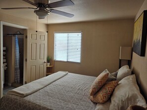 2 habitaciones, escritorio, tabla de planchar con plancha y wifi gratis 