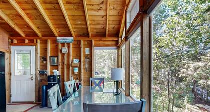 Lakefront cottage with dock, screened porch, & Island in Biscay Pond