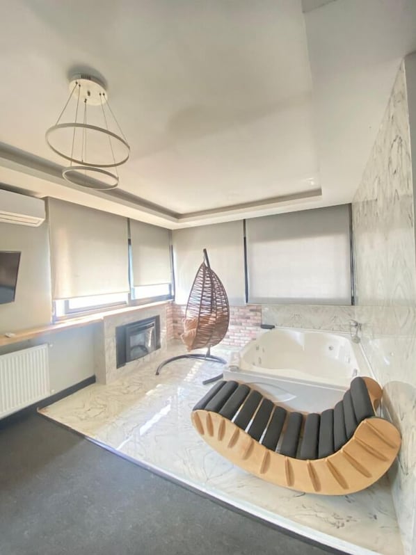 Studio Suite | Bathroom | Shower, free toiletries, hair dryer, slippers - Samsun Osmanli Otel (Samsun)