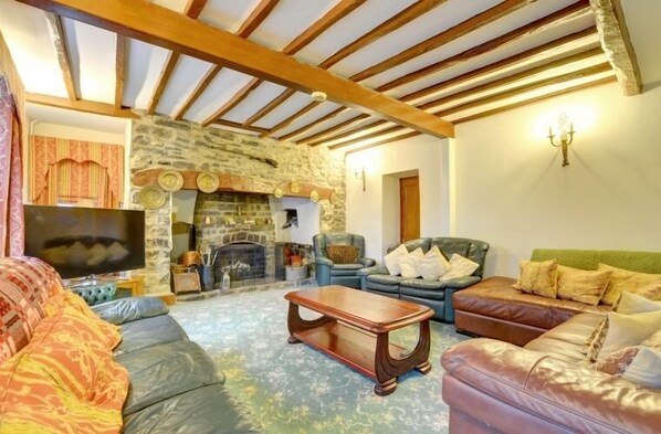 Room - Pentre Farmhouse (Aberystwyth)