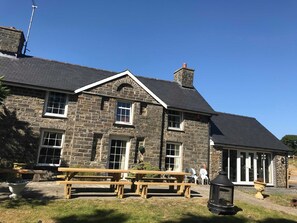 Exterior - Pentre Farmhouse (Aberystwyth)