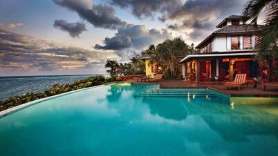 Fuego Del Mar: Oceanfront Luxury Villa on Private Estate.
