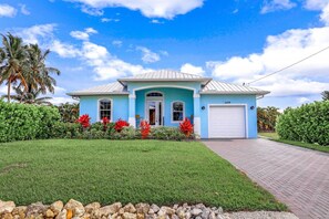 Exterior - ISLAND LIFESTYLE FAMILY VACATION HOME (BRAND NEW) (Naples)