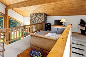Interior - Beautiful Colorado log home backing to the Florida River. (Durango)
