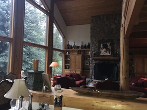 TV, fireplace, DVD player, stereo - True Colorado Log home backing to the river (Durango)