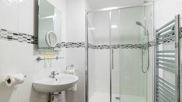 Apartemen, Beberapa Tempat Tidur, Bebas Asap Rokok | Kamar mandi | Shower, perlengkapan mandi gratis, pengering rambut, dan handuk