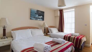 Apartment, Multiple Beds, Non Smoking | Soundproofing, iron/ironing board, free WiFi, bed sheets