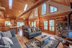 Smart TV, fireplace, DVD player