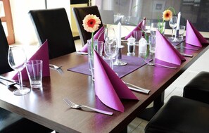 S'hi serveixen sopars i plats de cuina alemanya 