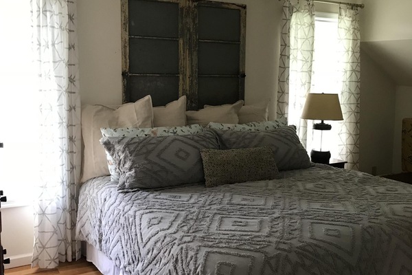 4 bedrooms, desk, free WiFi, bed sheets