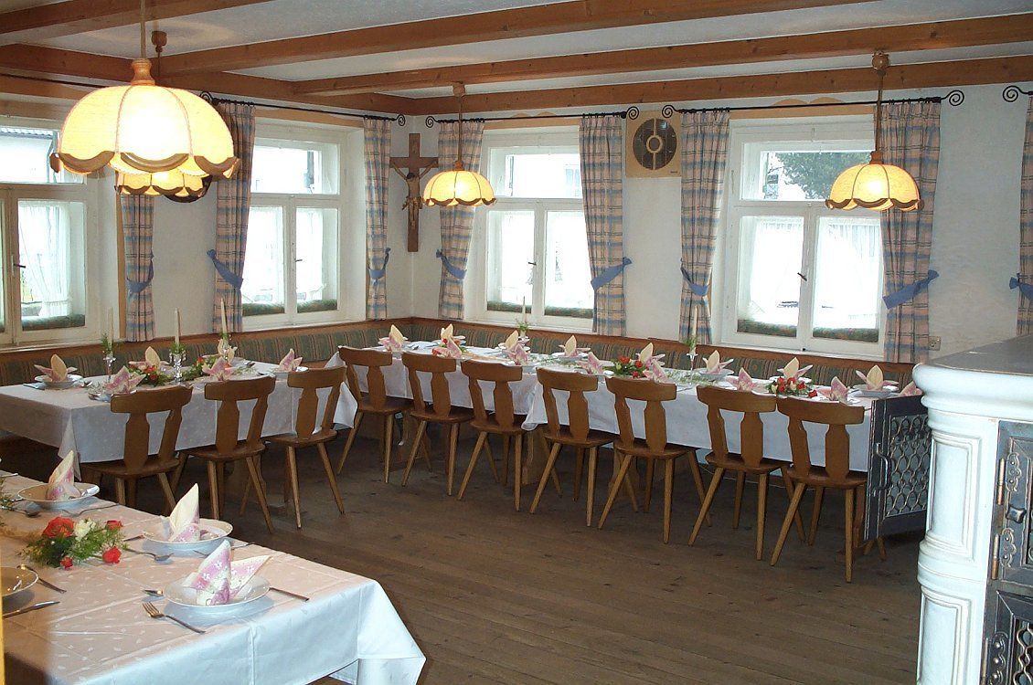 4 restaurants, lunch, dinner served; german cuisine