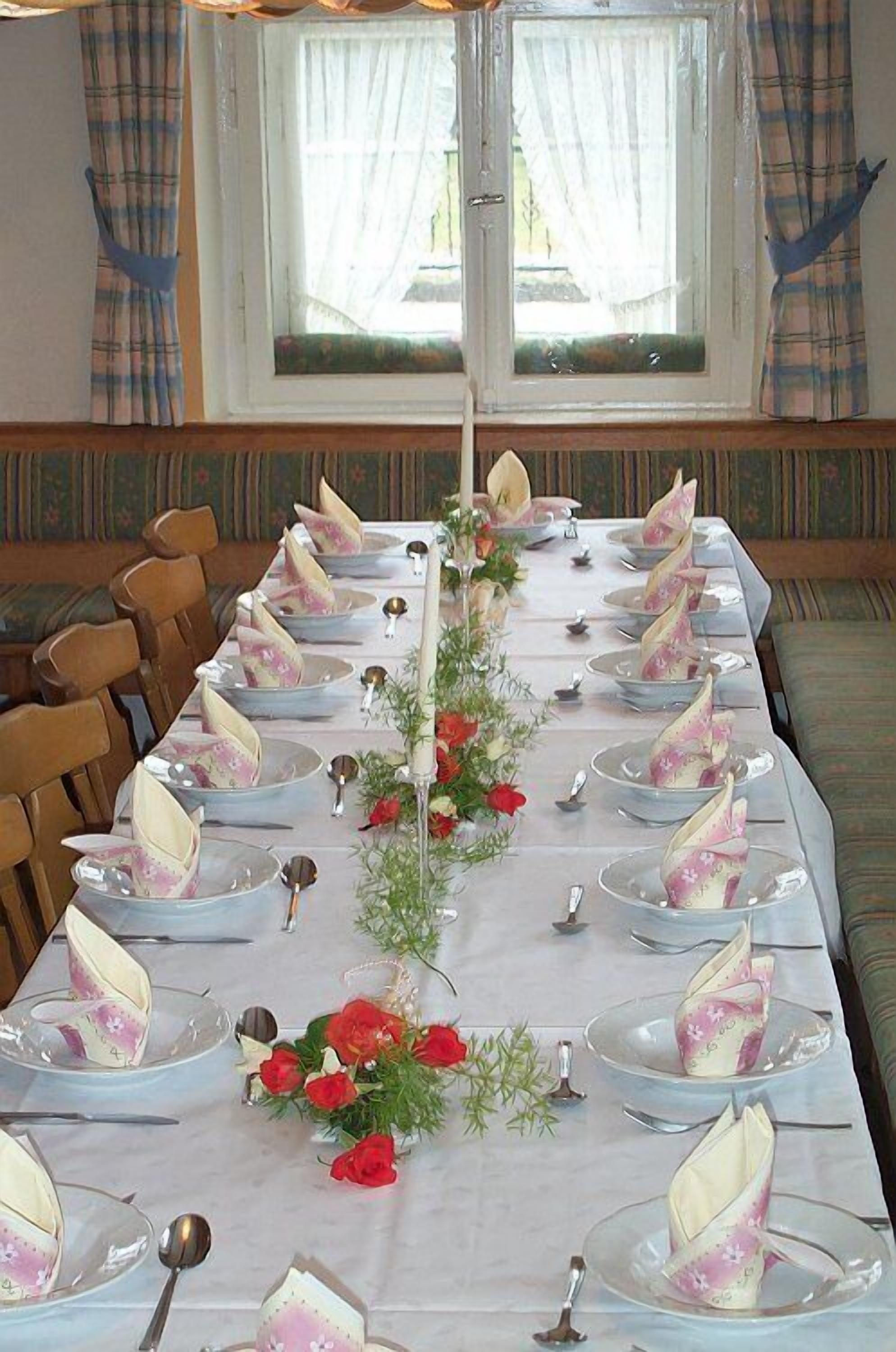 4 restaurants, lunch, dinner served; german cuisine