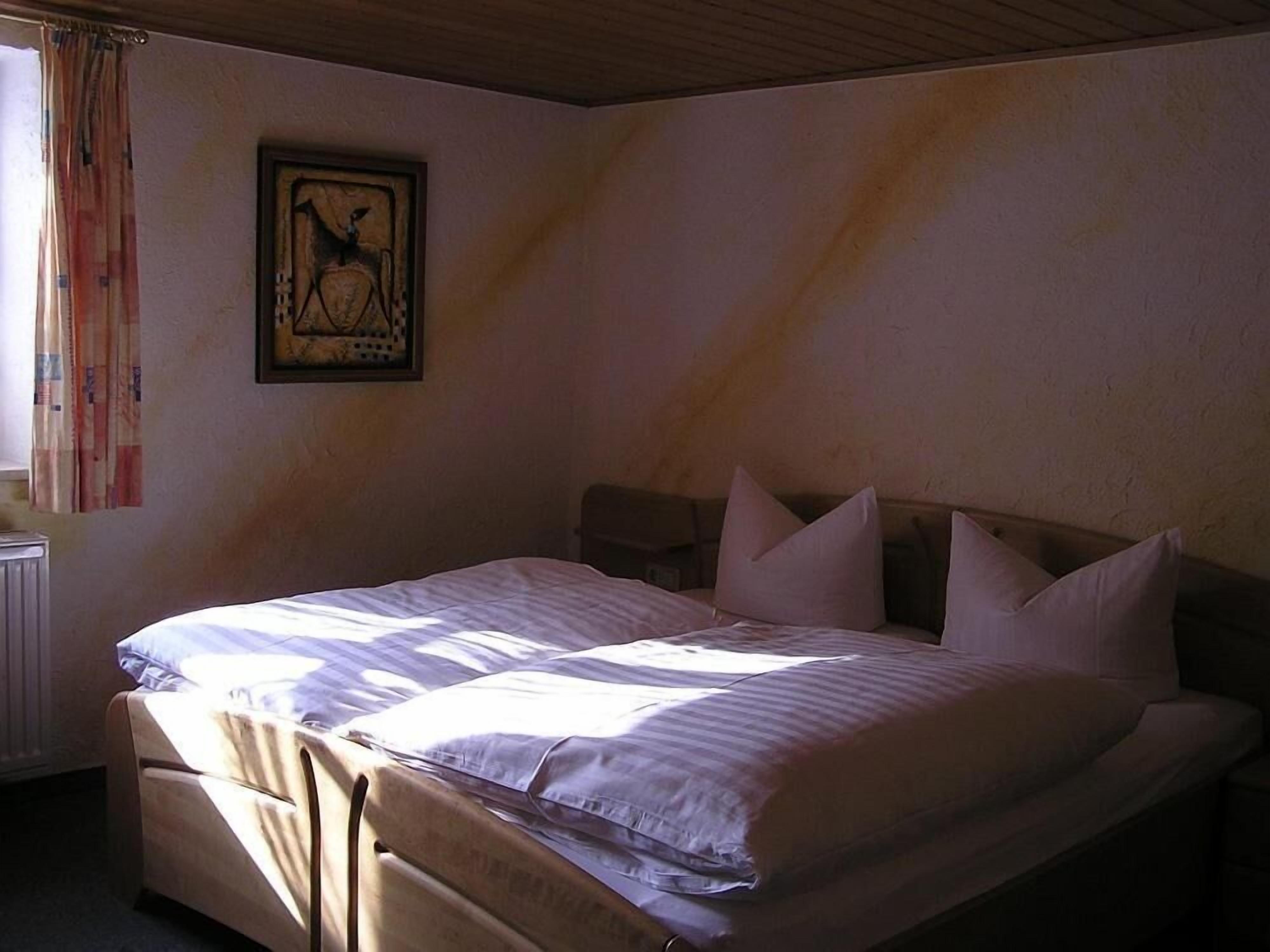 1 bedroom, desk, iron/ironing board, cots/infant beds