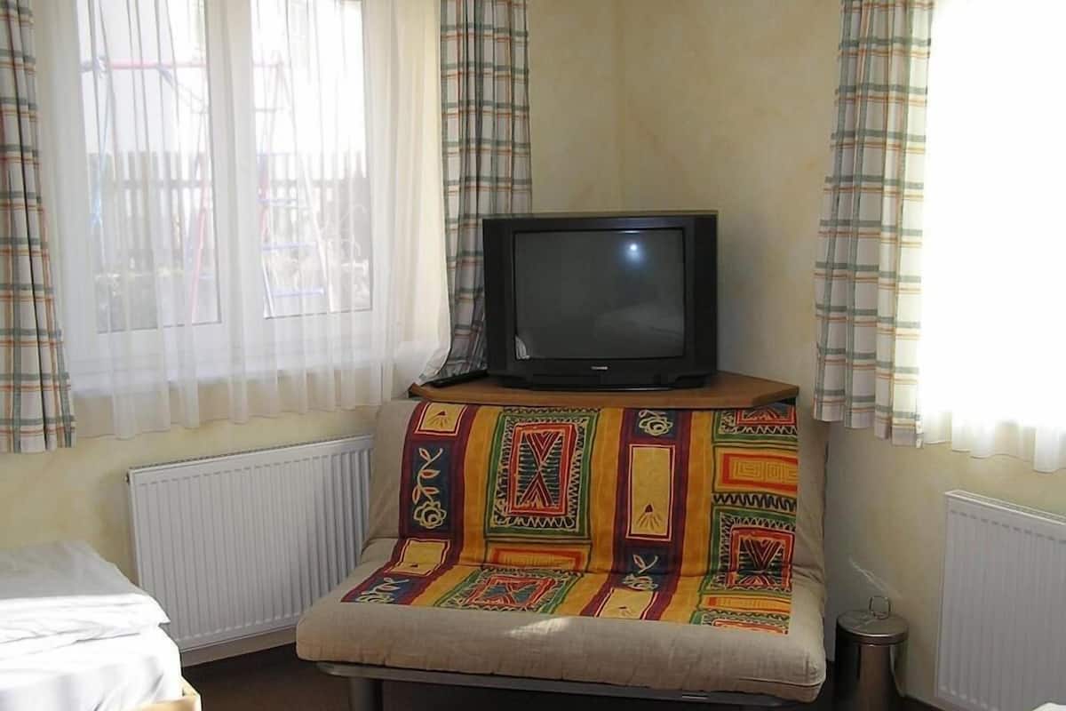 1 bedroom, desk, iron/ironing board, cots/infant beds