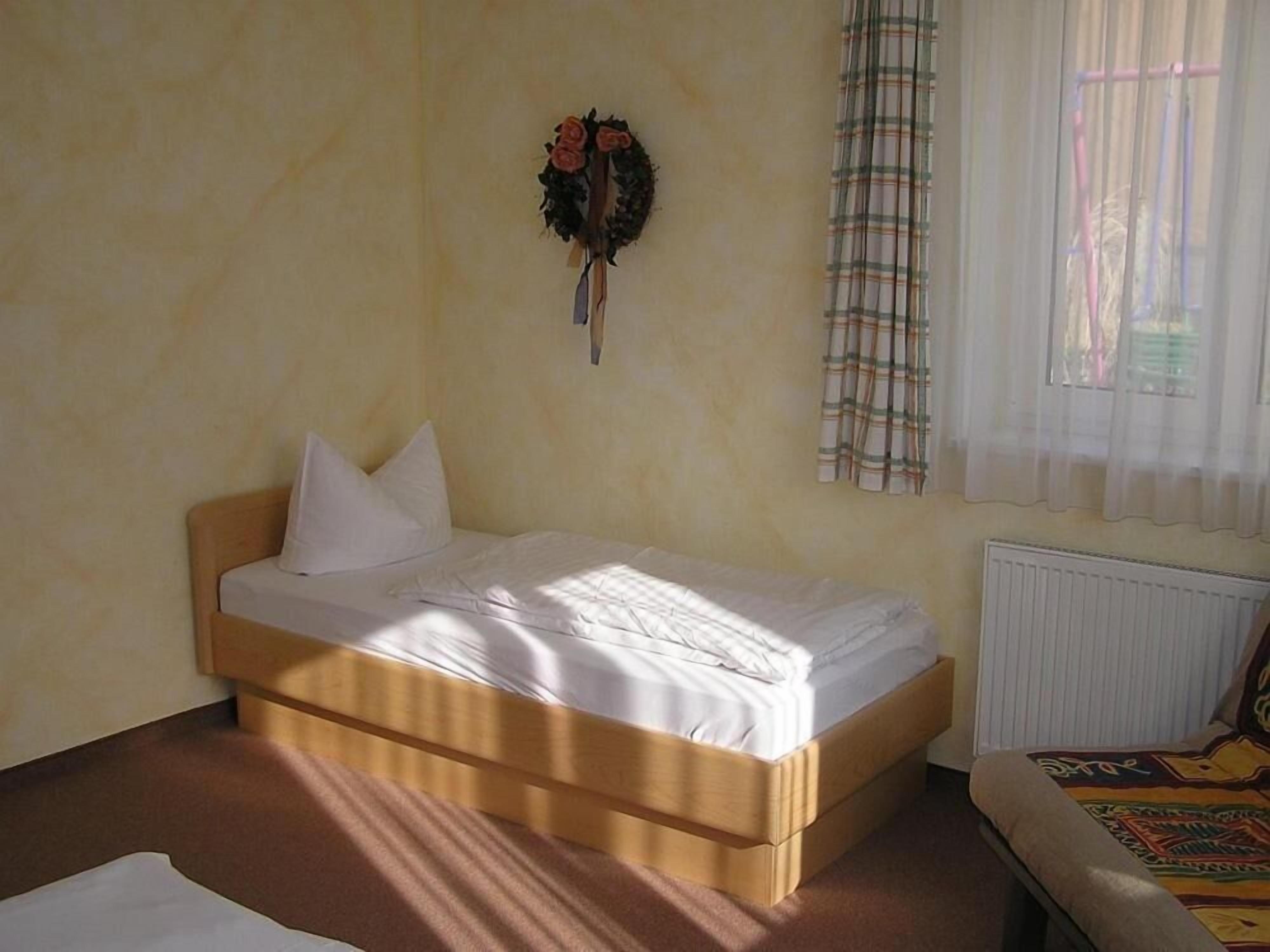 1 bedroom, desk, iron/ironing board, cots/infant beds