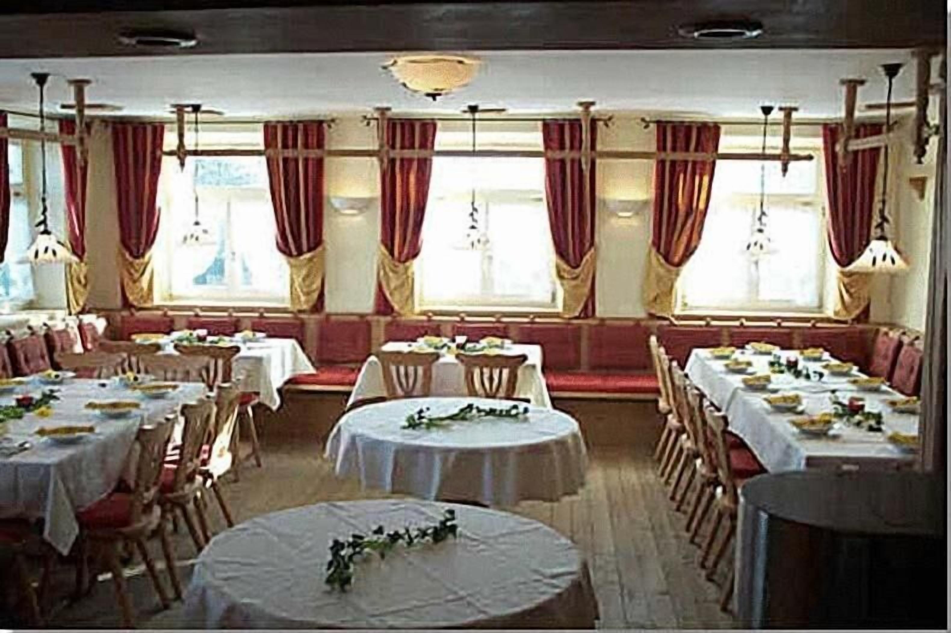 4 restaurants, lunch, dinner served; german cuisine