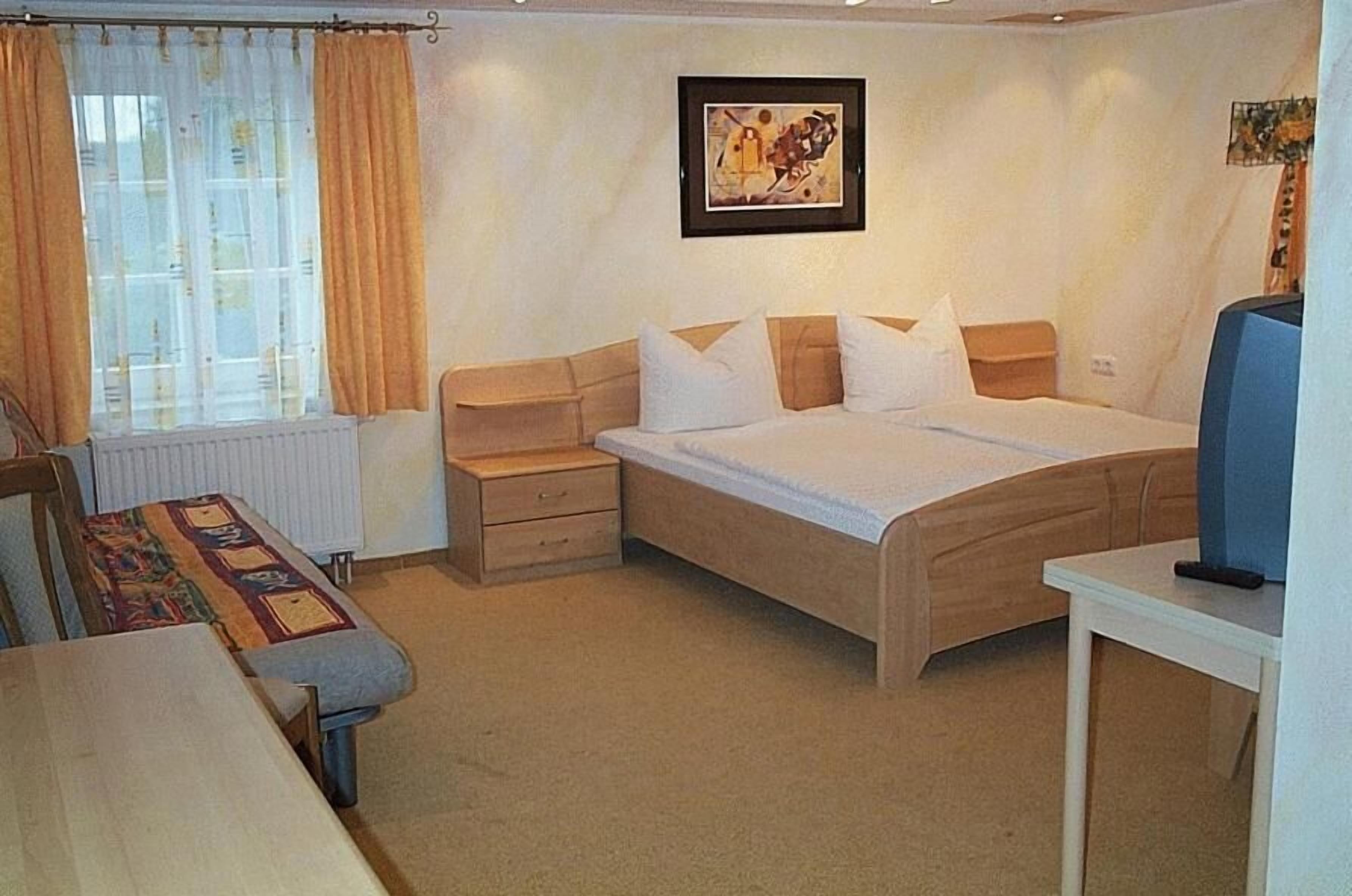 1 bedroom, desk, iron/ironing board, cots/infant beds