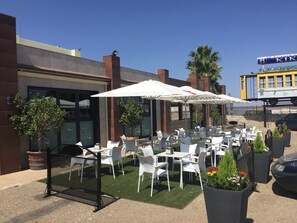 Terrace/patio - Hotel Restaurante Kika (Santa Marta)