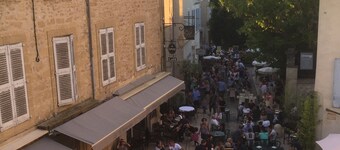 Lourmarin luxury apartment Air Con central location