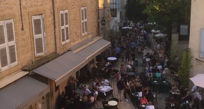 Ajoucadou VIP Box (PremiĂšre Loge)