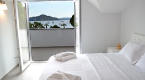 Desk, cots/infant beds, free WiFi, bed sheets