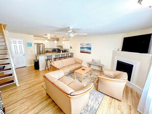 Smart TV, books - Vibe District family condo, 3 blocks to beach (Virginia Beach)