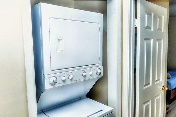 Interior - Vibe District family condo, 3 blocks to beach (Virginia Beach)