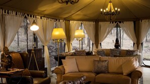 ロビー応接スペース