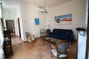 家庭套房 (6) | 客廳 | 平面電視