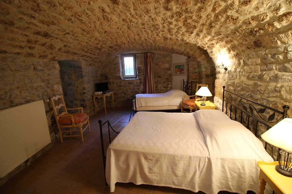 Triple Room (4) | Desk, iron/ironing board, free WiFi, bed sheets