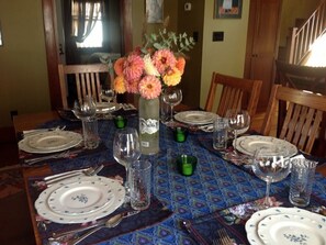 Dining - Cheerful And Spacious Home For Lovers Of Good Food And Wine (Walla Walla)
