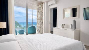 Appartamento Comfort, terrazzo, vista mare | Biancheria da letto ipoallergenica, copriletto in piuma