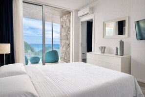 Apartamento Confort, terraza, vistas al mar | Ropa de cama hipoalergénica, edredones de plumas, decoración individual