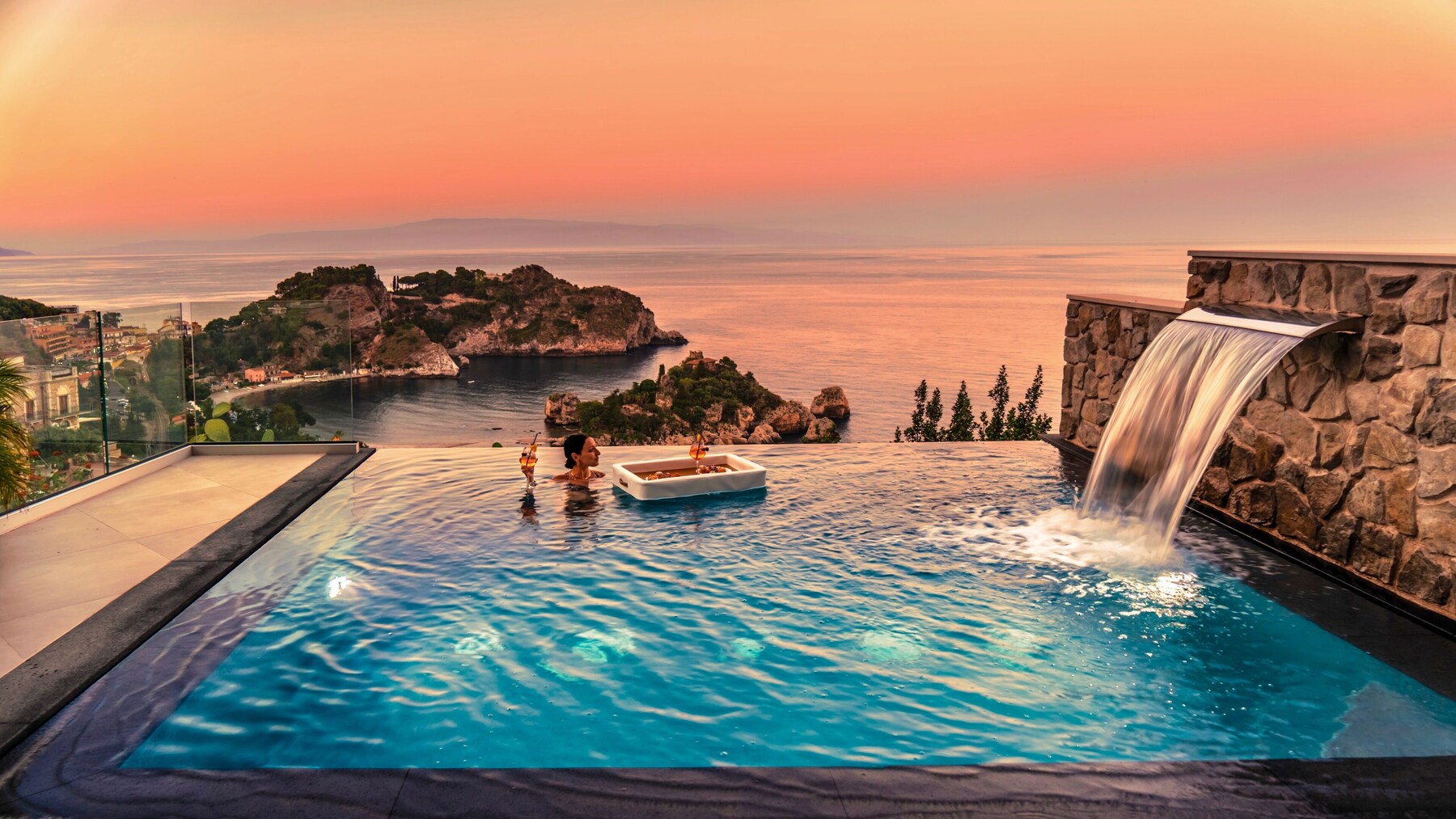 Luxury Apartment, Private Pool, Sea View | Hypo-allergenic bedding, down duvets, desk, laptop workspace