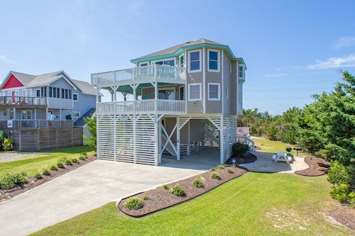 Private HGTV Inspired Beach Cottage Gorgeous 4 BR 2 BA Luxury Semi-Oceanfront  