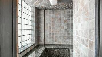 Premium Condo, 1 Bedroom, Balcony, Mountain View (Springs 8902) | Bathroom | Towels, soap, shampoo, toilet paper