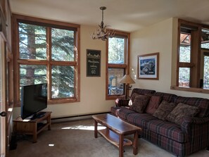 1 bedroom, individually decorated, individually furnished - Soda Spring II 1927 (Keystone)