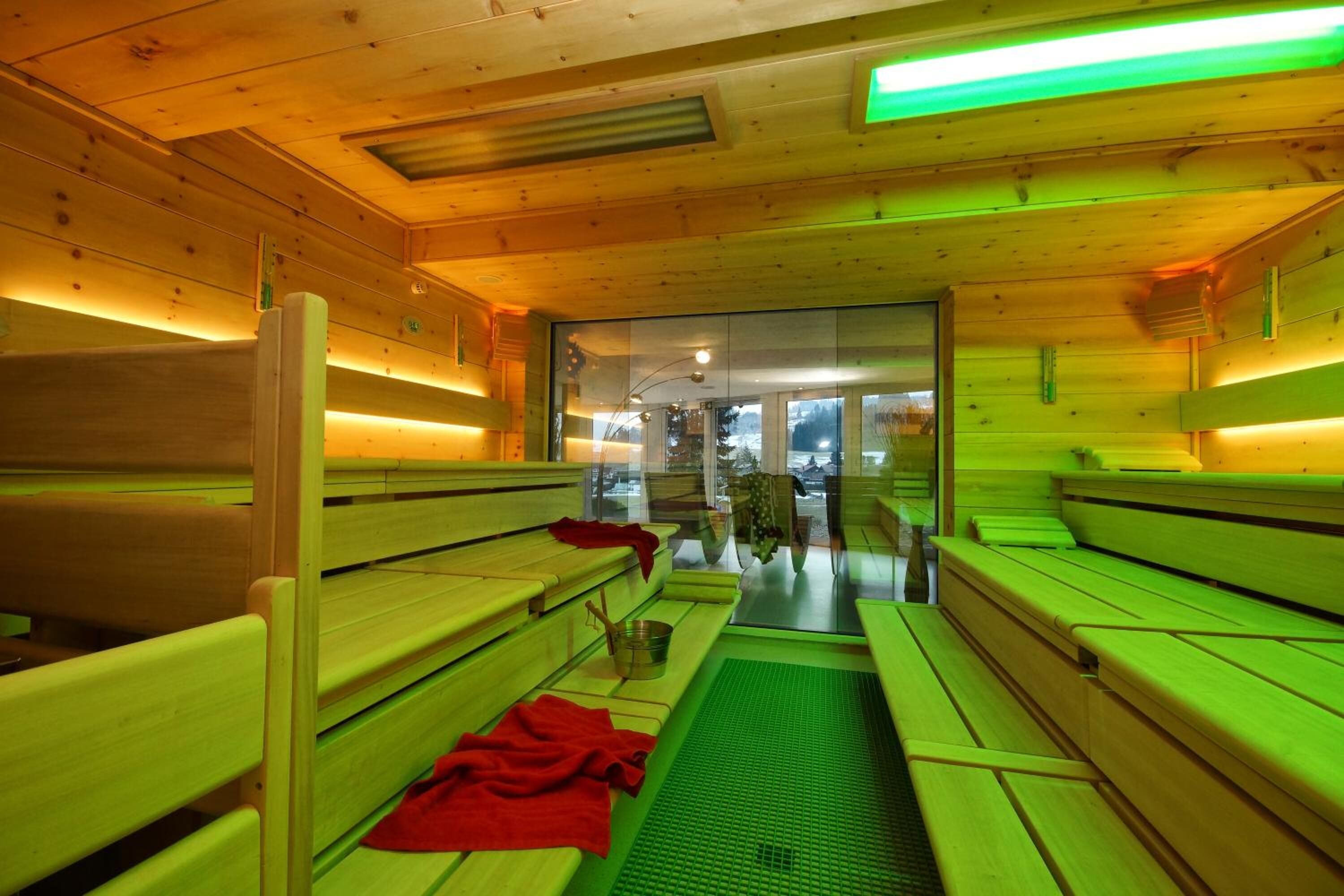 Kuumakivihierontaa, hierontapalveluita