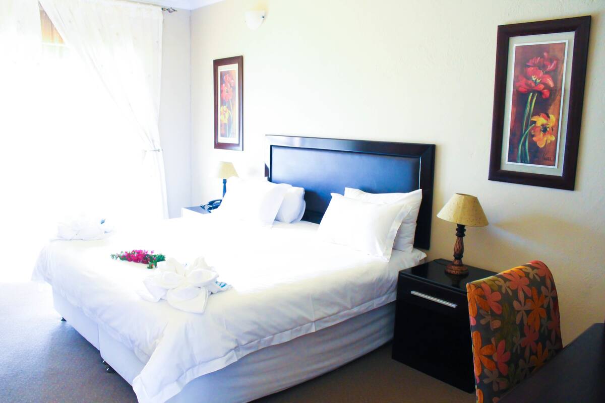 Double or Twin Room, Non Smoking | In-room safe, desk, iron/ironing board (on request), WiFi (free)