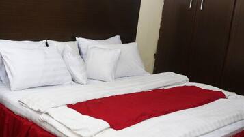 Deluxe Room, 1 Katil Kelamin (Double), Non Smoking | Peralatan tempat tidur premium, Wi-fi percuma, cadar katil