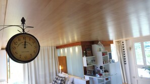 1 bedroom, minibar, blackout drapes, bed sheets